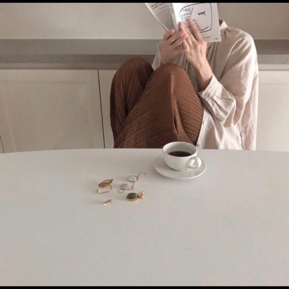 Meet your Posher, Esther - Picture 1 of 1